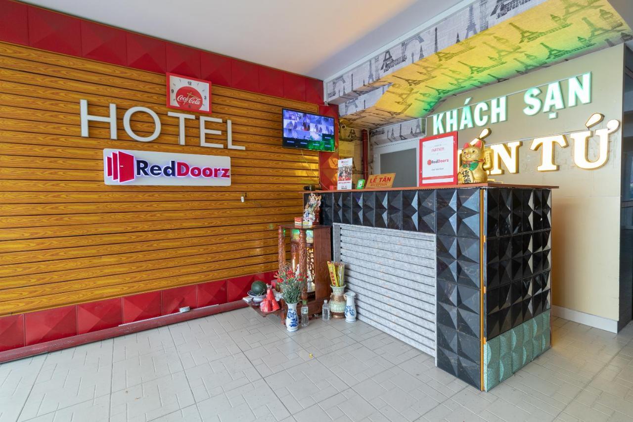 RedDoorz near Tan Huong Market Ho-Chi-Minh-Stadt Exterior foto
